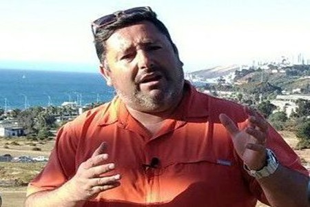 Empresario sufre violento portonazo en exclusivo barrio de Quilpué.