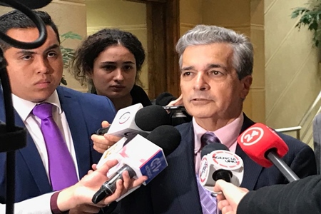 Diputados DC calificaron como “escandalosas” las declaraciones del Presidente de las Isapres.