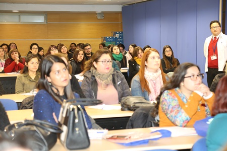 Matronas y médicos de Atención Primaria perfeccionan sus competencias en Hospital Van Buren.