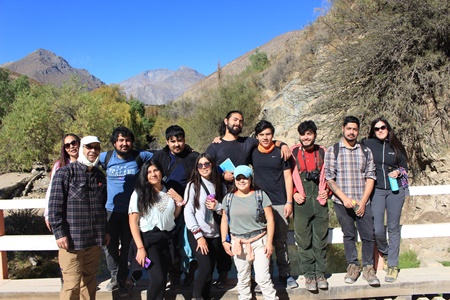 Estudiantes de la Universidad de Playa Ancha exploran valle del río Limarí.