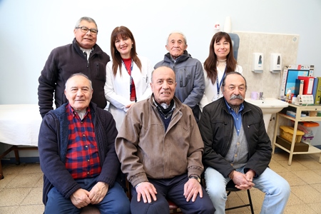 Taller del hospital Van Buren ayuda a pacientes laringectomizados a retomar sus quehaceres cotidianos.