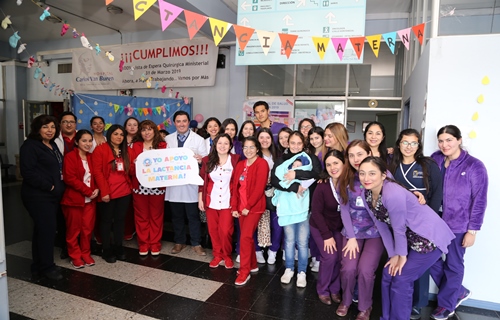 Hospital Van Buren y universidad de Valparaíso se unen para promover los beneficios de la lactancia materna.