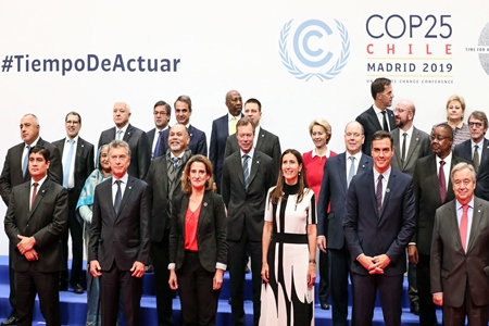Expertos consideran que inexperiencia y desconocimiento hicieron fracasar a Schmidt en la COP25.