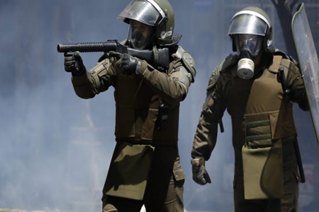 Análisis físico emplaza a Carabineros a prohibir definitivamente el uso de balines.