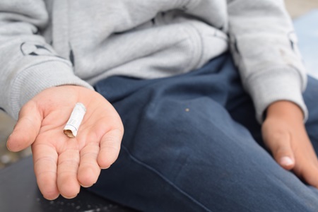 ¿Por qué los adolescentes prueban el cigarro o la marihuana?