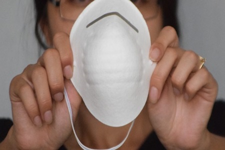 Experta: “No es comparable la efectividad de las mascarillas de tela versus las quirúrgicas”