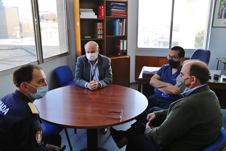 Director del Hospital Carlos Van Buren y Jefe de la Defensa Nacional para Valparaíso coordinan reforzamiento de la seguridad en entorno del Centro Asistencial