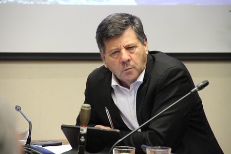 Presidente de Comisión de Agricultura acusa “falta de voluntad” de autoridades  para detener extracción de agua en Laguna del Maule por parte de Enel