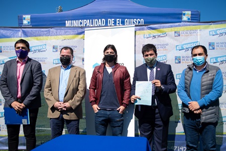 Jaime “Pajarito” Valdés firma por el SAU y envía saludo a trabajadores portuarios
