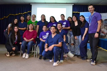 Estudiantes de Enfermería y Nutrición capacitan a cuidadoras informales en marco de proyecto de Vinculación con el Medio