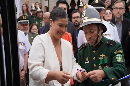Tras años de espera,la Tercera compañia de bomberos de Villa Alemana, inaugura su nuevo cuartel.