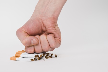 31 de mayo Día Mundial sin Tabaco: Especialista de Clínica Las Condes advierte los riesgos del tabaquismo y destaca que “la adicción a la nicotina se puede superar en un mes”.